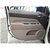 Image 61 : A12D --  2008 JEEP PATRIOT LTD 4X4, White, 228252 KM  "NO RESERVE"