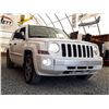 Image 7 : A12D --  2008 JEEP PATRIOT LTD 4X4, White, 228252 KM  "NO RESERVE"