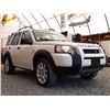 Image 8 : A2 --  2004 LAND ROVER FREELANDER SE AWD, White, 112 033 KM's "NO RESERVE"
