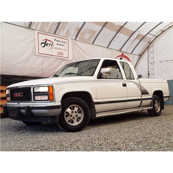 F1 --  1992 GMC SIERRA 1500 EXT CAB 4X2, White, 244316 KM