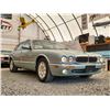 Image 8 : A11 --  2000 JAGUAR XJ8, Green, 186,393 KM - No Reserve