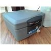 Image 2 : waterproof safe with key & paper shedder