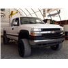 Image 8 : F3 --  2002 CHEVROLET SILVERADO 2500 HD CREW CAB 4X4, White, 456296 KM