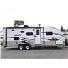 Image 10 : 0E --  2014 SKYLINE LAYTON JOEY TRAVEL TRAILER APRX 29'