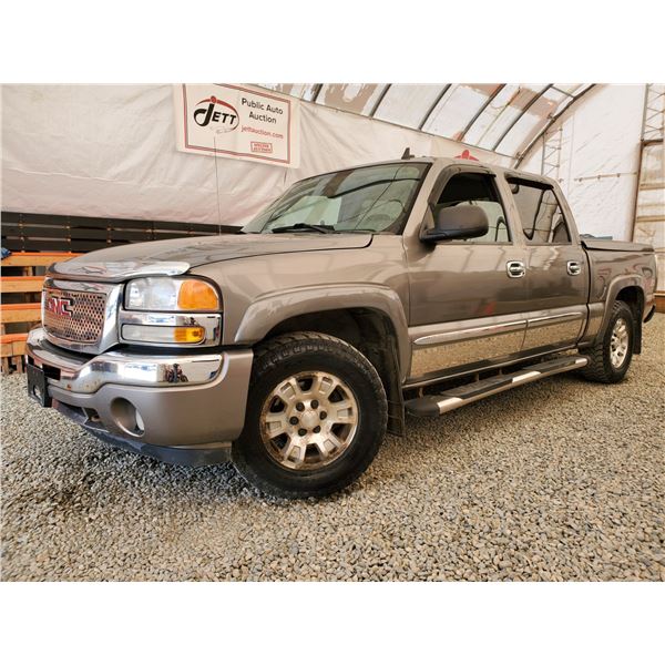 G4 --  2006 GMC NEW SIERRA 1500 4X4 CREW CAB, , 231 592 KM