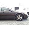 Image 25 : I3 --  2004 CHRYSLER SEBRING LXI, Red, 203 237 KM
