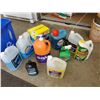 Image 1 : Bin of cleaning supplies