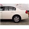 Image 25 : A5 --  2005 CHEVROLET MALIBU, White, 88 474 KM "NO RESERVE"