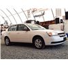 Image 9 : A5 --  2005 CHEVROLET MALIBU, White, 88 474 KM "NO RESERVE"