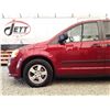 Image 26 : D2 --  2011 DODGE GRAND CARAVAN EXPRESS, Red, 144 583 KM