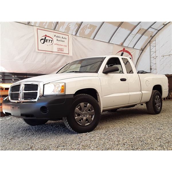 A12G --  2005 DODGE DAKOTA ST, White, 250 302 KM   "NO RESERVE"