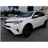 Image 3 : A9--  2017 TOYOTA RAV-4 AWD, White, 281 686 KM "NO RESERVE"