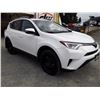 Image 9 : A9--  2017 TOYOTA RAV-4 AWD, White, 281 686 KM "NO RESERVE"