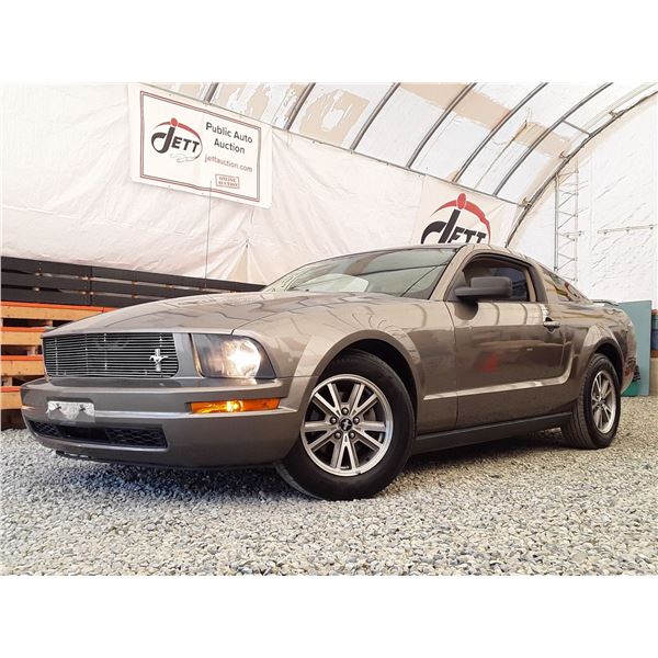 C4 --  2005 FORD MUSTANG, Grey, 216 863 KM's