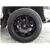 Image 35 : F3 --  2002 CHEVROLET SILVERADO 2500 HD CREW CAB 4X4, White, 456296 KM