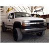 Image 8 : F3 --  2002 CHEVROLET SILVERADO 2500 HD CREW CAB 4X4, White, 456296 KM