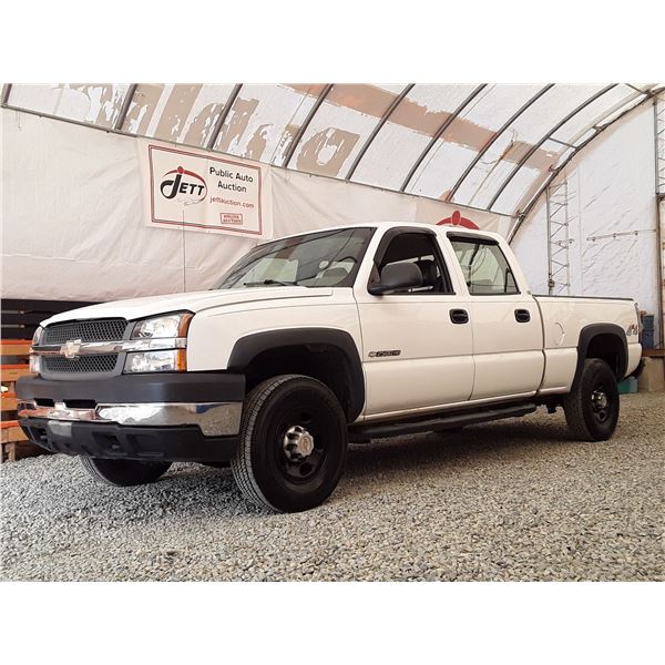 F1 --  2004 CHEVROLET SILVERADO 2500 4X4, White, 178 719 KM