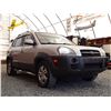 Image 8 : A12D --  2006 HYUNDAI TUCSON GL, Silver, 183839 KM