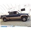 Image 8 : A12F --  2000 CHEVROLET SILVERADO EXT CAB 4X4, Blue, 345172 KM  "NO RESERVE"