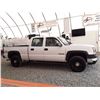 Image 10 : A7 --  2004 CHEVROLET SILVERADO 2500 4X4, White, 178 719 KM    "NO RESERVE"