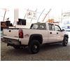 Image 14 : A7 --  2004 CHEVROLET SILVERADO 2500 4X4, White, 178 719 KM    "NO RESERVE"