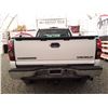Image 17 : A7 --  2004 CHEVROLET SILVERADO 2500 4X4, White, 178 719 KM    "NO RESERVE"