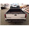 Image 19 : A7 --  2004 CHEVROLET SILVERADO 2500 4X4, White, 178 719 KM    "NO RESERVE"