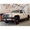 Image 2 : A7 --  2004 CHEVROLET SILVERADO 2500 4X4, White, 178 719 KM    "NO RESERVE"