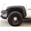 Image 31 : A7 --  2004 CHEVROLET SILVERADO 2500 4X4, White, 178 719 KM    "NO RESERVE"