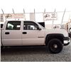 Image 35 : A7 --  2004 CHEVROLET SILVERADO 2500 4X4, White, 178 719 KM    "NO RESERVE"