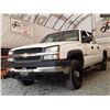 Image 3 : A7 --  2004 CHEVROLET SILVERADO 2500 4X4, White, 178 719 KM    "NO RESERVE"