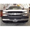 Image 4 : A7 --  2004 CHEVROLET SILVERADO 2500 4X4, White, 178 719 KM    "NO RESERVE"