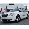 Image 2 : D4 --  2013 CHRYSLER TOWN & COUNTRY TOURING, White, 181216 KM