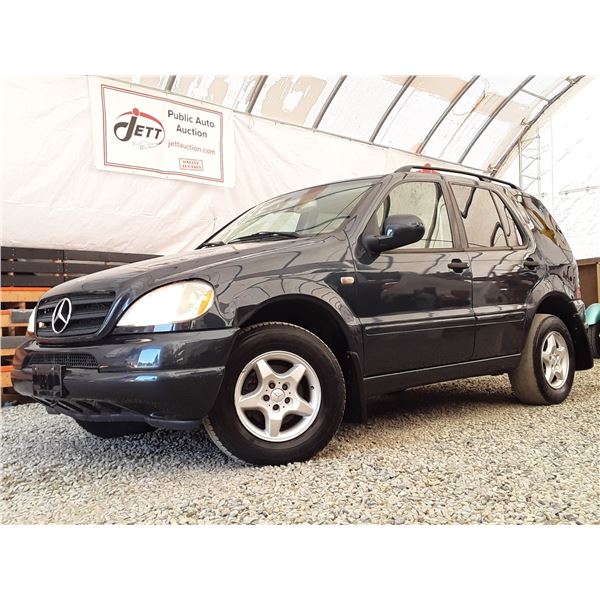 A9 --  2001 MERCEDES ML320 AWD , Blue, 165701 TMU KM  "NO RESERVE"