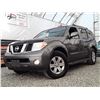 Image 2 : D5 --  2006 NISSAN PATHFINDER LE 4X4 , Grey, 150,998 MILES KM