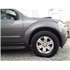 Image 31 : D5 --  2006 NISSAN PATHFINDER LE 4X4 , Grey, 150,998 MILES KM
