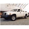 Image 1 : E5 --  2005 DODGE DAKOTA ST EXT CAB, White, 250302 KM