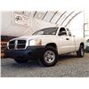 Image 2 : E5 --  2005 DODGE DAKOTA ST EXT CAB, White, 250302 KM