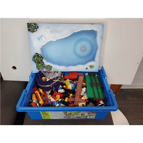 Lego set approximately 1176 piece