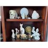 Image 1 : 2 shelves of household Deco