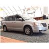Image 10 : E4 --  2010 CHRYSLER TOWN & COUNTRY TOURING, Grey, 254594 KM