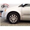 Image 29 : E4 --  2010 CHRYSLER TOWN & COUNTRY TOURING, Grey, 254594 KM