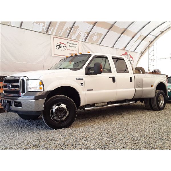 H1 --  2006 FORD F350 SUPER DUTY CREW CAB DUALLY 4X4, White, 249850 Miles