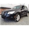 Image 2 : C6 --  2010 VOLKSWAGEN TIGUAN SE, Black, 212 494 KM