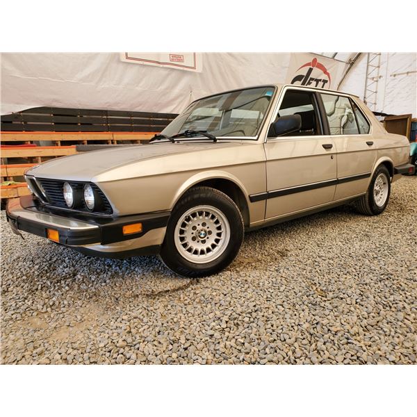 0A --  1988 BMW 528 E AUTOMATIC, Brown, 126 729 KM