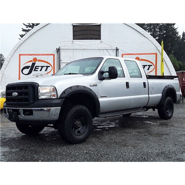 F3 --  2006 FORD F350 SRW SUPER DUTY CREW CAB 4X4 TURBO DIESEL, Grey, 341990 KM