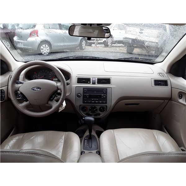 B2 -- 2006 FORD FOCUS ZXW, Red, 185109 KM