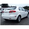 Image 11 : A10 --  2006 CHEVROLET OPTRA 5 LT, White, 226371 KM
