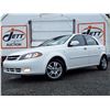Image 1 : A10 --  2006 CHEVROLET OPTRA 5 LT, White, 226371 KM
