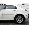 Image 21 : A10 --  2006 CHEVROLET OPTRA 5 LT, White, 226371 KM